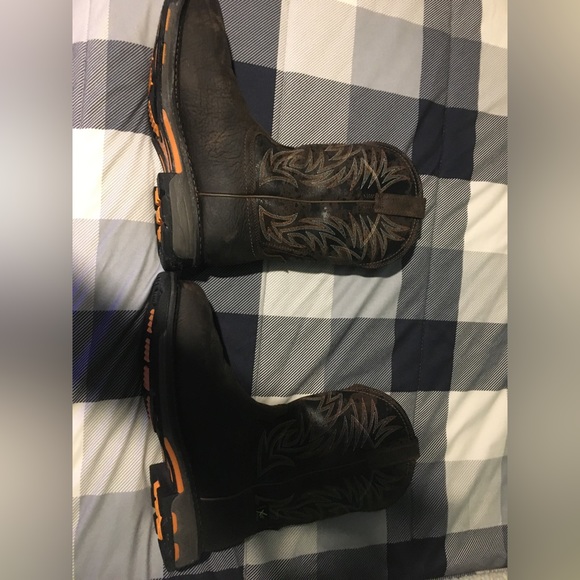 Artists! Steel toe MED ! I have wore them maybe 10 times ! - Picture 2 of 2